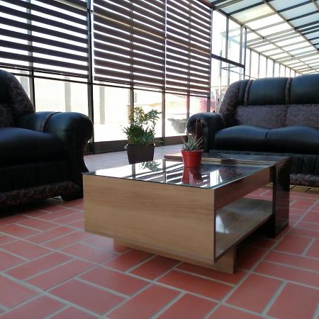 אויוני Hotel Cesare מראה חיצוני תמונה