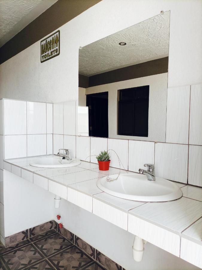 אויוני Hotel Cesare מראה חיצוני תמונה