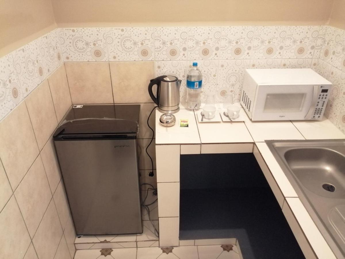 אויוני Hotel Cesare מראה חיצוני תמונה